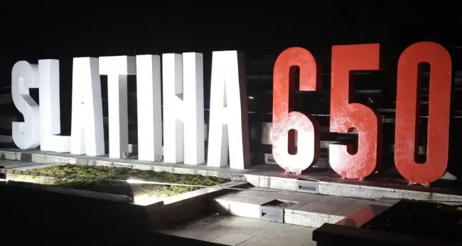 Foto FOTO. Literele 3D care formează „SLATINA 650” au ajuns pe Esplanadă