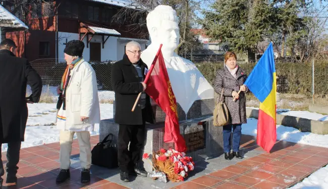 Foto FOTO. Scorniceşti 2018. Nostalgicii comunişti au sărbătorit 100 de ani de la naşterea lui Ceauşescu, criticând capitalismul într-un live pe Facebook