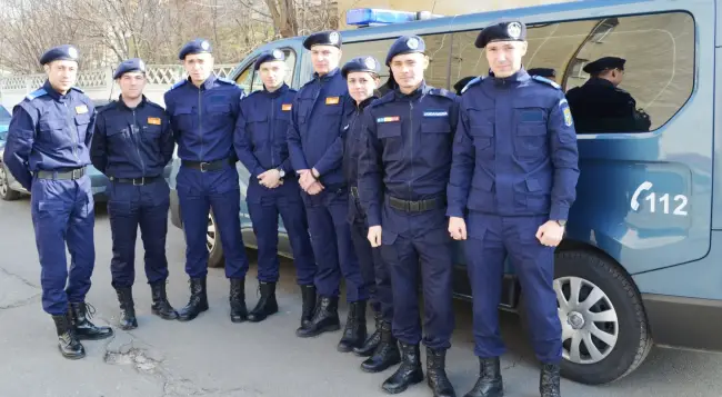 Foto Studenţi ai Academiei de Poliţie „A.I. Cuza”, în stagiu de practică la Jandarmeria Olt