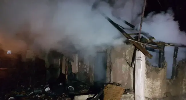 Foto FOTO&VIDEO. Un bătrân din Dăneasa a murit într-un incendiu care i-a cuprins casa