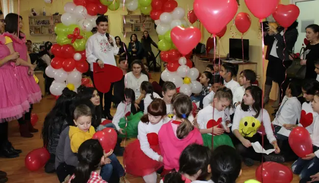 Foto FOTO. Copiii ocrotiţi de DGASPC „au iubit româneşte în versuri”, de Dragobete