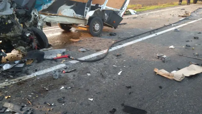 Foto FOTO&VIDEO. Un mort și doi răniți într-un accident rutier, între Negreni și Colonești