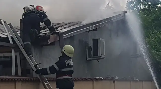 Foto FOTO. Restaurantul „Mario” din Balș, cuprins de un incendiu