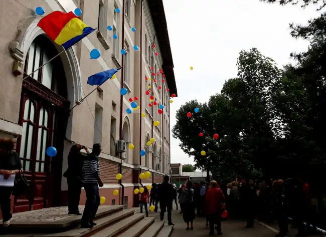 Foto FOTO&VIDEO. Un secol de Românie, marcat la Colegiul Tehnic „Alexe Marin” din Slatina