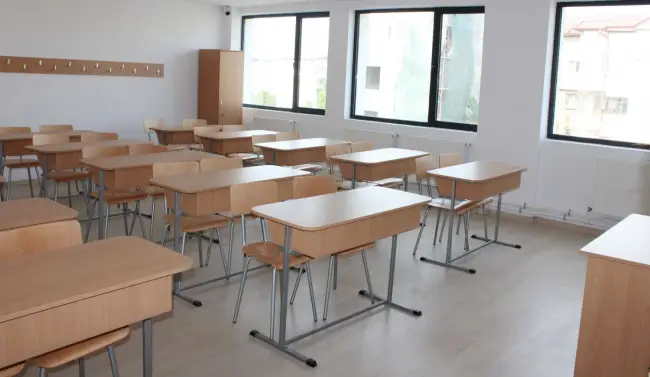 Foto FOTO. Noul corp al Colegiului „Minulescu” din Slatina cu 12 clase, inaugurat. Toţi elevii vor învăţa într-un singur schimb