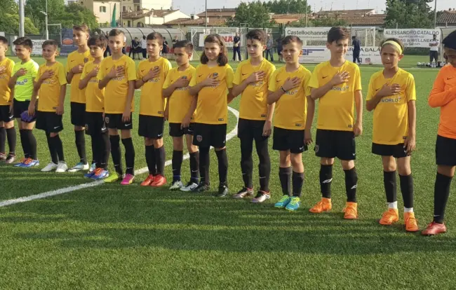 Foto FOTO. Athletic Slatina face senzație la turneul din Italia. Micii fotbaliști au câștigat grupa după ce au învins Bologna
