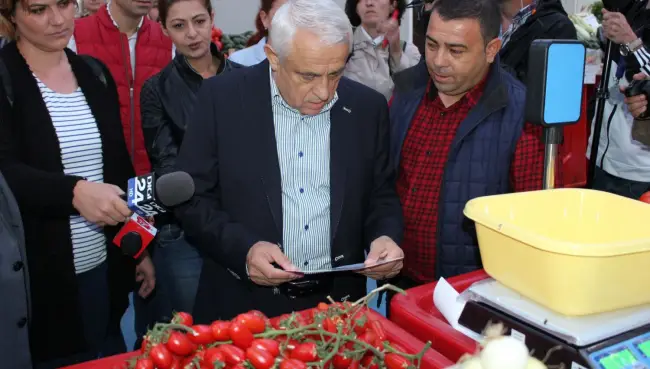 Foto FOTO. Ministrul Daea a vizitat pieţele din Slatina