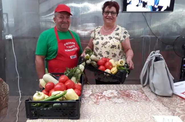 Foto FOTO. Programul social „coşul pensionarului”. Primele legume şi fructe gratuite au ajuns la 21 de pensionari