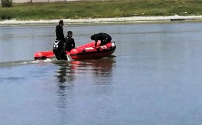 Foto FOTO&VIDEO. Au fost reluate căutările bărbatului înecat în râul Olt, la Moşteni