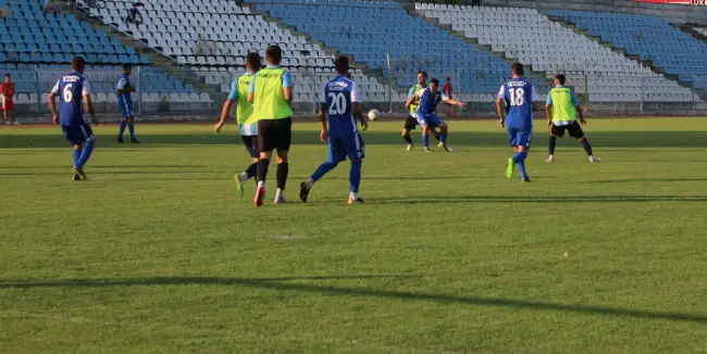 Foto CSM Slatina-Unirea Bascov, scor 0-1, într-un amical în care Verdeș a trimis pe teren juniorii Under 19