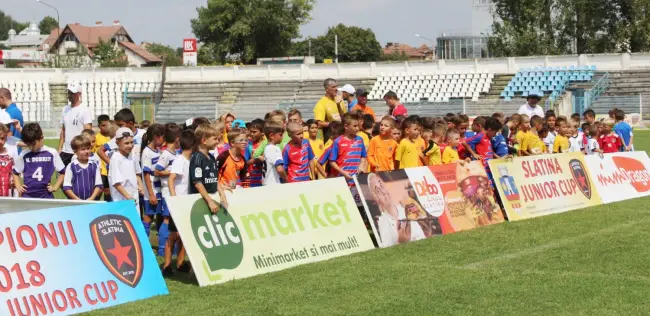 Foto FOTO&VIDEO. Performerii Slatina Junior Cup, la cele cinci categorii de vârstă, premiaţi pe Stadionul „1 Mai”
