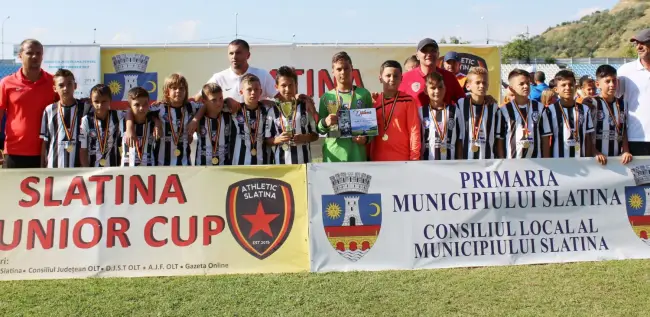 Foto FOTO. Zimbru Chişinău şi Academia „Dani Coman”, câştigătoarele Slatina Junior Cup, turneu organizat de Athletic