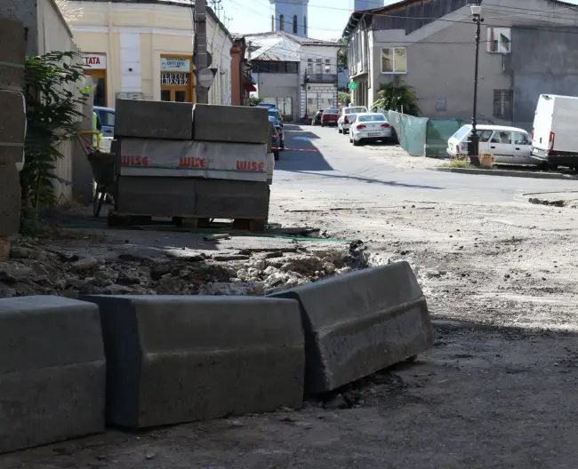 Foto FOTO. A început reabilitarea străzii Dinu Lipatti. Investiţie de peste 1,3 milioane lei