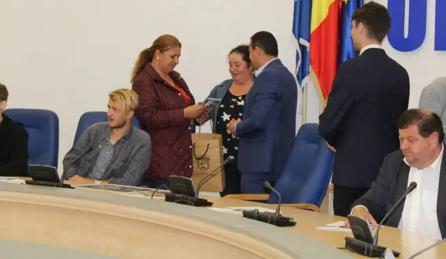 Foto FOTO. Etnici români din Bulgaria, vizită în judeţul Olt, prin programul Ministerului Românilor de Pretutindeni, „Descoperă şi cunoaşte România”