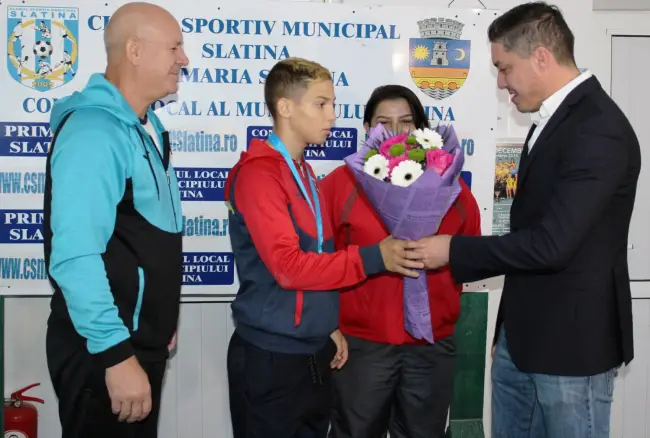 Foto FOTO. Lacrimi de bucurie pentru pugilista de la CSM Slatina, Alexandra Gheorghe. „Sunt înconjurată de oameni care mă susţin”