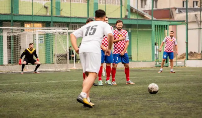 Foto FOTO. S-au stabilit finalistele turneului de minifotbal „Liga TSD Slatina”. Meci demonstrativ în deschiderea duelului decisiv pentru câştigarea competiţiei