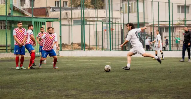 Foto FOTO. S-au stabilit finalistele turneului de minifotbal „Liga TSD Slatina”. Meci demonstrativ în deschiderea duelului decisiv pentru câştigarea competiţiei