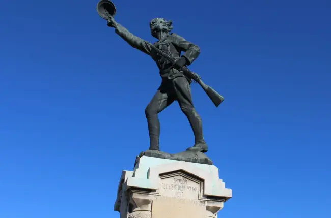 Foto FOTO. Ziua Armatei a fost marcată la statuia Ecaterinei Teodoroiu de la intrarea în Slatina
