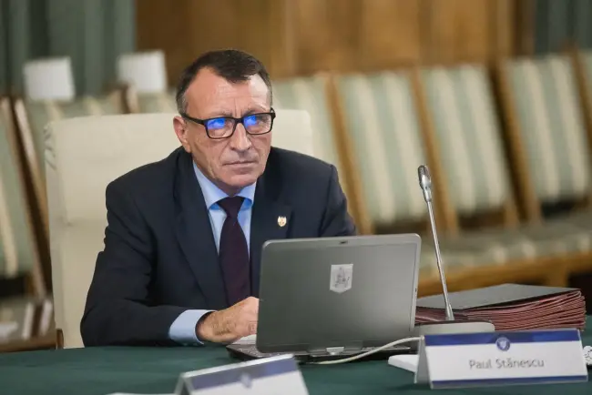 Foto Stănescu, despre o eventuală demisie din funcţia de ministru şi vicepremier: „Nu intru în acest joc politicianist! Voi decide în consecinţă!”