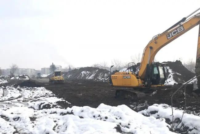 Foto FOTO&VIDEO. Se lucrează la cea mai nouă stradă din Slatina. Artera va lega străzile Artileriei şi Tunari