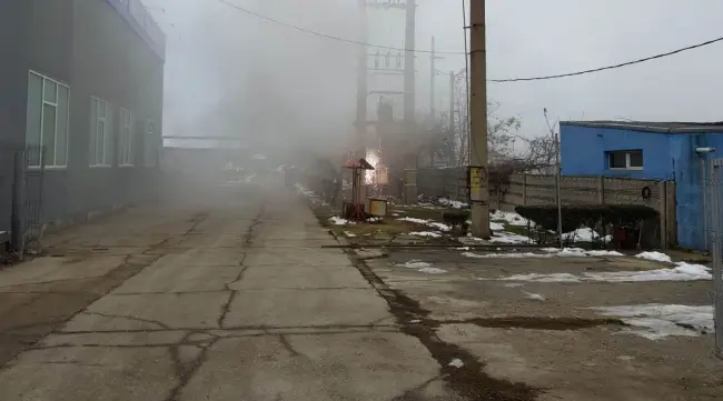 Foto FOTO&VIDEO. Zona Cireaşov din Slatina, fără energie electrică după ce un transformator stradal a luat foc
