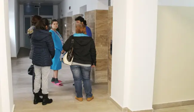 Foto Holul de acces din Blocul Materno-Infantil de la Spitalul Slatina a fost modernizat