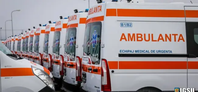 Foto 11 ambulanţe noi, achiziţionate de Ministerul Dezvoltării cu fonduri UE, ajung în judeţul Olt