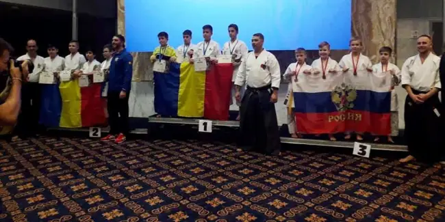 Foto Medalii strălucitoare obţinute de sportivii de la Bu-Do Karate Slatina, în frunte cu antrenorul Romeo Costică, la Campionatul European din Slovenia