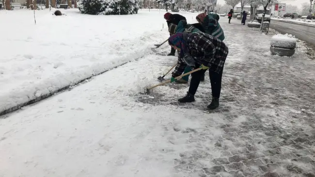 Foto FOTO. Primăria, mobilizare pentru deszăpezirea oraşului