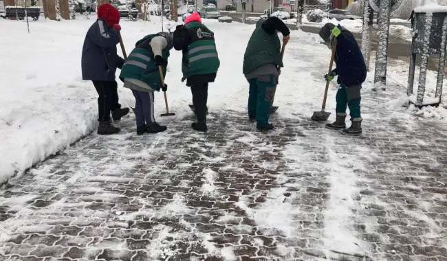 Foto FOTO. Primăria, mobilizare pentru deszăpezirea oraşului