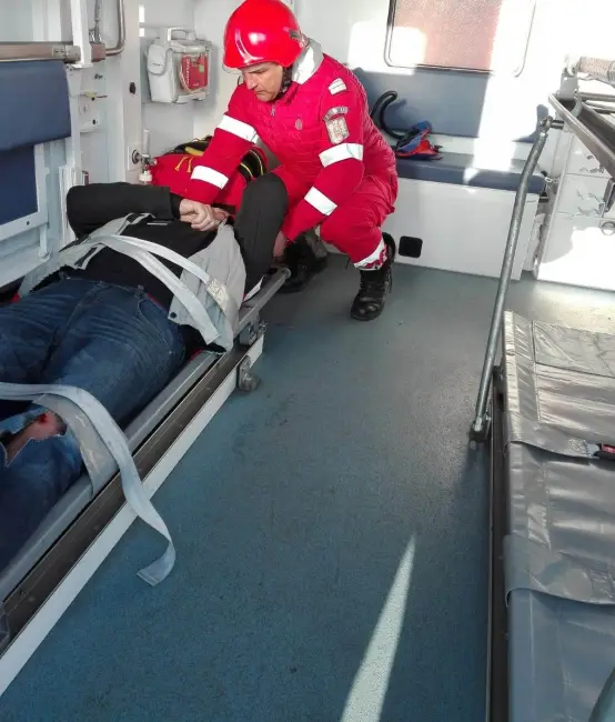 Foto FOTO. Bărbat din Balş, rănit într-un accident la Filiaşi. Printre răniţi şi un copil de cinci ani