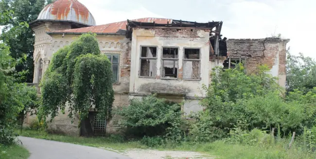 Foto Primăria Caracal a semnat contractul pentru reabilitarea Casei „Hagiescu-Mirişte”. Şase milioane de lei, fonduri europene prin Strategia Dunării