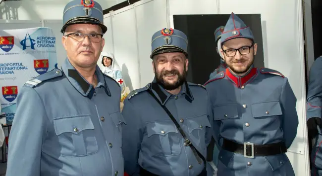 Foto FOTO. Meşterii populari din Olt, prezenţi la Târgul de Turism al Olteniei de la Craiova