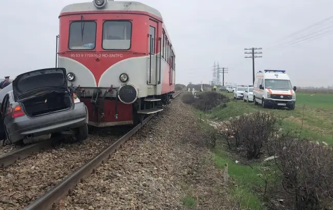 Foto VIDEO. Accident feroviar în judeţul Olt. Un bărbat a murit 