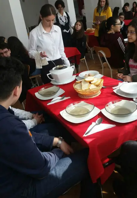 Foto FOTO. Concurs de ospătari, organizat la Liceul „P.S. Aurelian” Slatina. Au participat elevi din tot judeţul