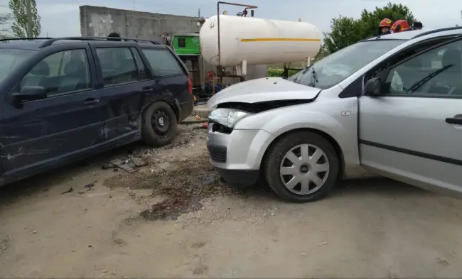 Foto VIDEO. Doi răniți, printre care o fetiță, în urma unui accident petrecut în Caracal