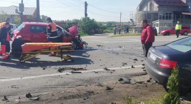 Foto FOTO. Grav accident, la Scorniceşti. Două persoane au ajuns la spital