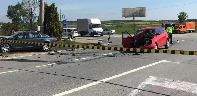 Foto FOTO. Grav accident, la Scorniceşti. Două persoane au ajuns la spital