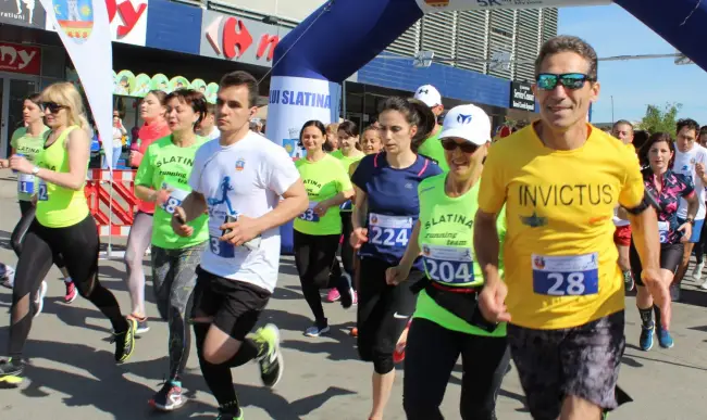 Foto FOTO. „Crosul Primăverii Slatina-5k”, parcurs in 15 minute. Peste 250 de concurenți au luat startul competiției dedicate iubitorilor de mișcare