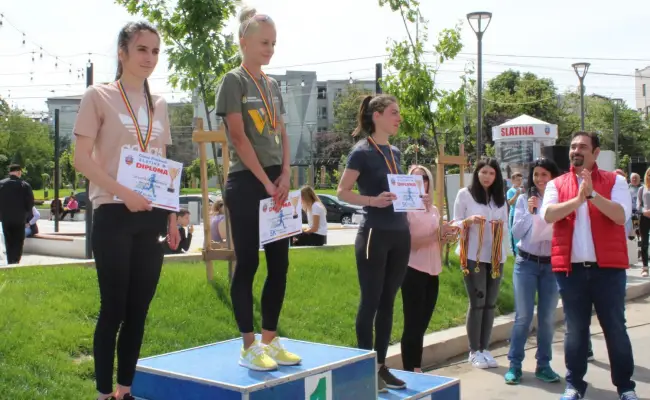 Foto FOTO. „Crosul Primăverii Slatina-5k”, parcurs in 15 minute. Peste 250 de concurenți au luat startul competiției dedicate iubitorilor de mișcare