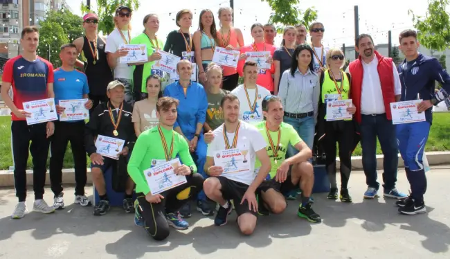 Foto FOTO. „Crosul Primăverii Slatina-5k”, parcurs in 15 minute. Peste 250 de concurenți au luat startul competiției dedicate iubitorilor de mișcare