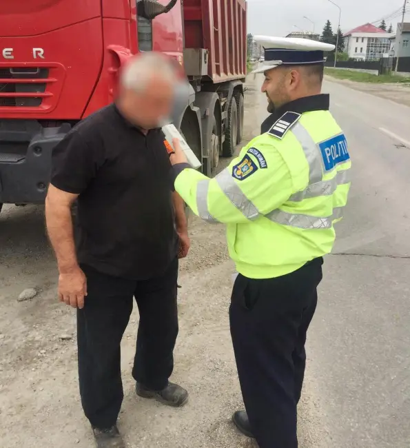 Foto  FOTO. Acţiune de amploare a poliţiştilor în rândul transportatorilor de persoane şi mărfuri