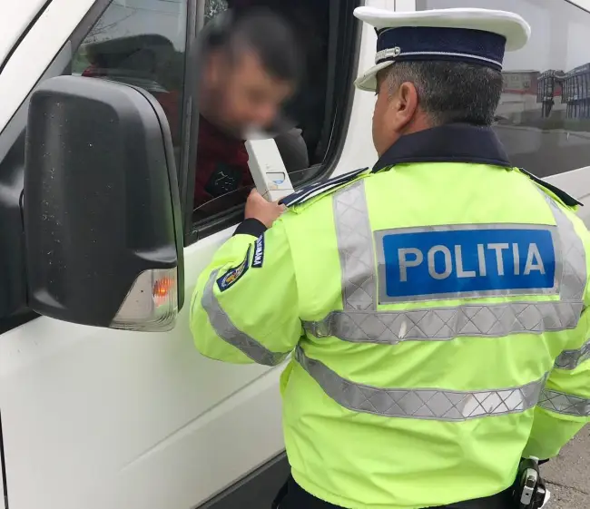 Foto  FOTO. Acţiune de amploare a poliţiştilor în rândul transportatorilor de persoane şi mărfuri