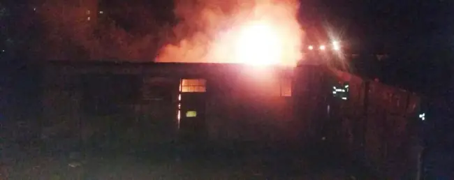 Foto Incendiu pe strada Nicolae Iorga, din Slatina. Un container metalic a luat foc