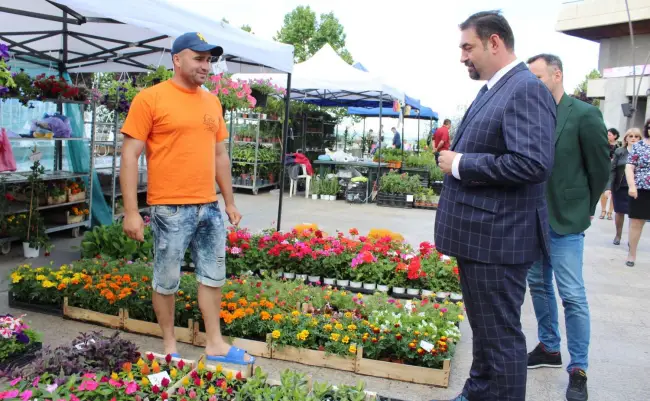 Foto FOTO. S-a deschis Expo Flora 2019. Flori pe toate gusturile, pe Esplanada din centrul Slatinei