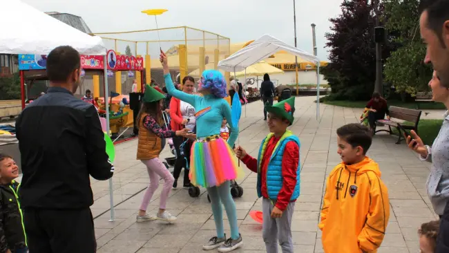 Foto FOTO. Copiii au invadat Esplanada, de ziua lor. Jocuri, concursuri şi surprize pentru toate vârstele
