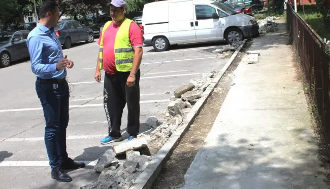 Foto FOTO. Nereguli la reabilitarea trotuarelor din Slatina. Primăria a dispus remedierea problemelor