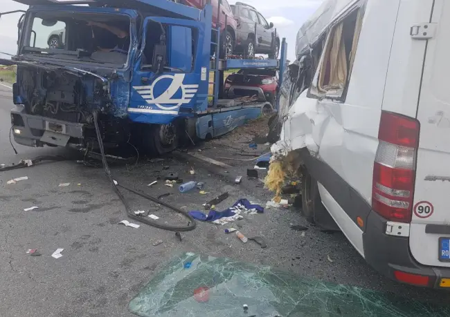 Foto FOTO&VIDEO. O persoană a murit, iar o gravidă este în stare gravă, în urma accidentului de la Priseaca