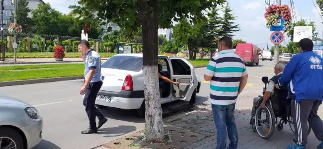 Foto FOTO. Adjunctul Poliţiei Locale Slatina, fără permis după un accident pe trecerea de pietoni