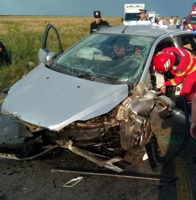 Foto FOTO&VIDEO | O persoană a murit, în accidentul de la Dăneasa de pe DN 6